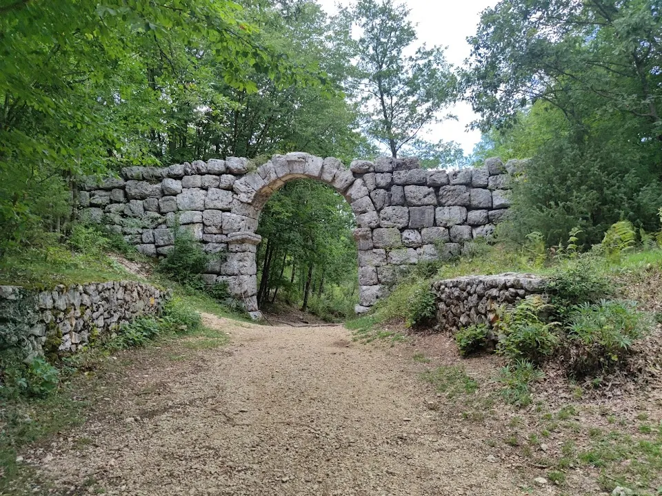 Arco di Trevi