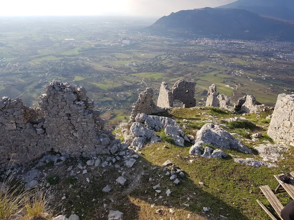Castello medievale di Torrocolo (Monte Trocchio)