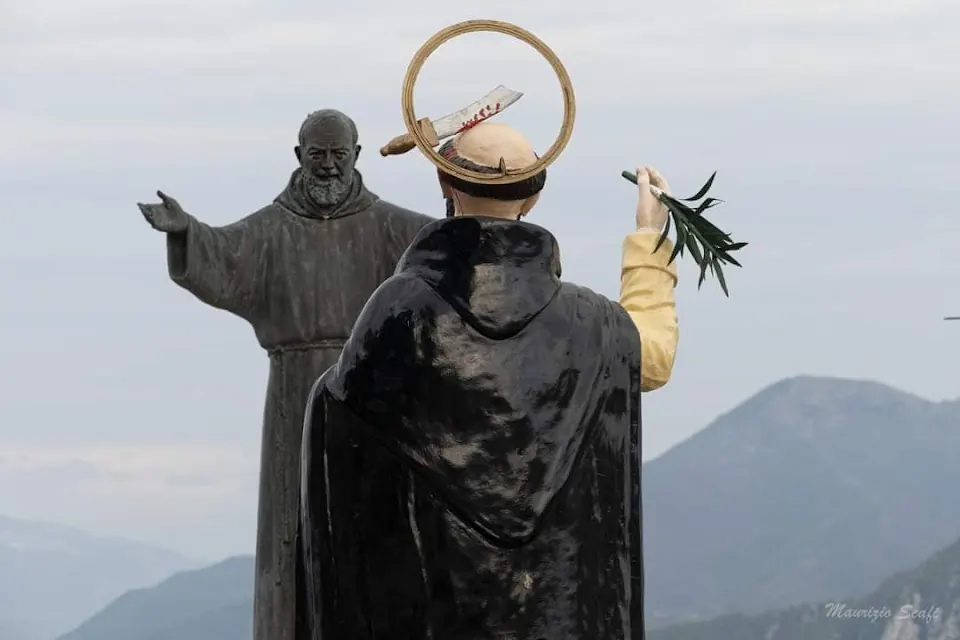 Statua di Padre Pio