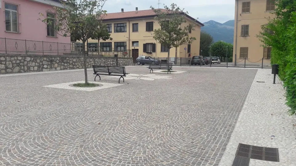 Piazza Dei Castellucciani Nel Mondo