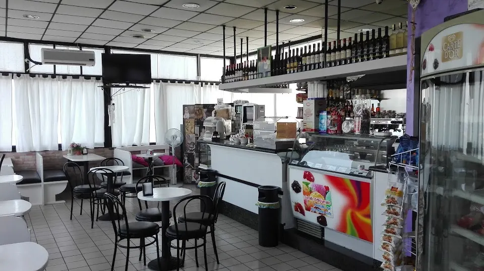 Bar Blue Moon Cafe',Paparcurio Aldo