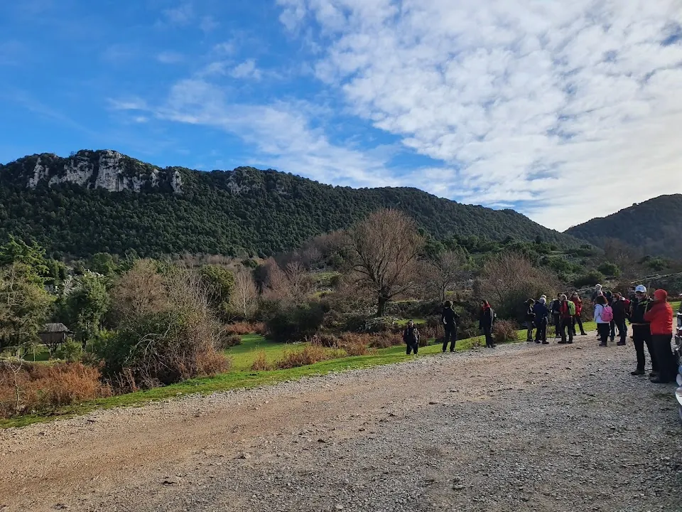 Parcheggio di Pian della Faggeta, 865m.s.l.m., Base Escursioni