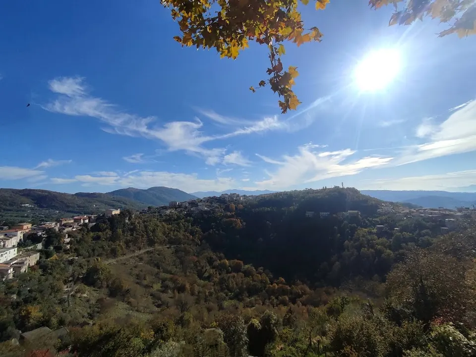 Torre medievale alta 25 metri