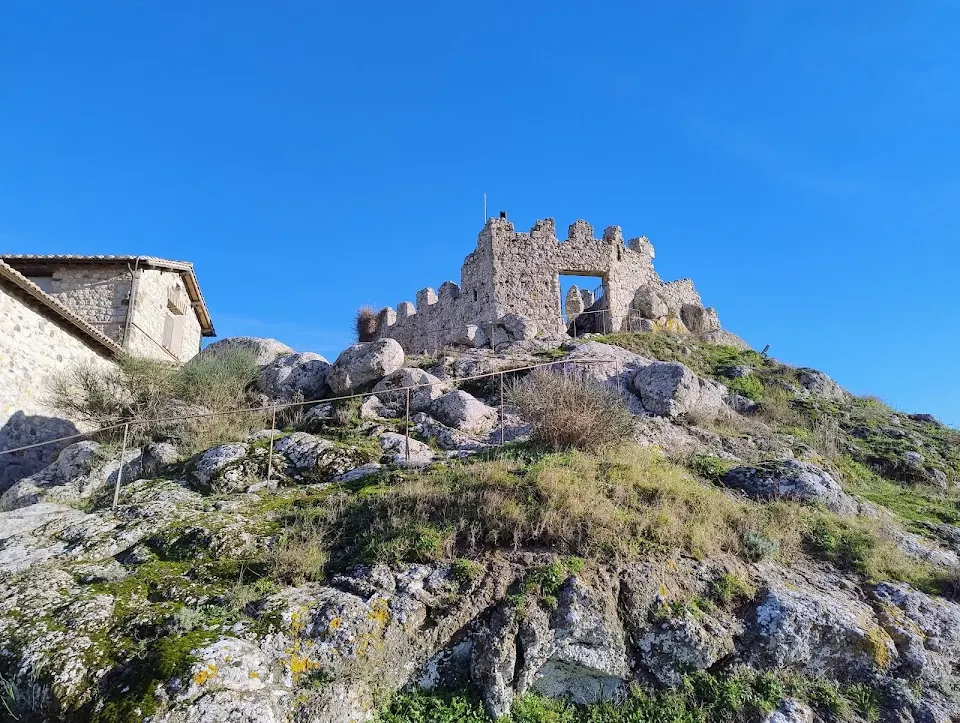 Rocca di Frangipane
